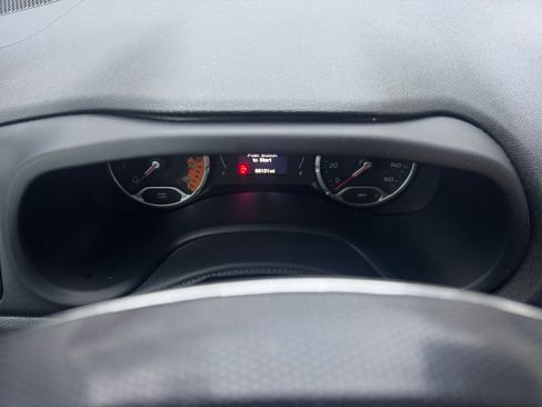 Used 2017 Jeep Renegade Altitude image 10