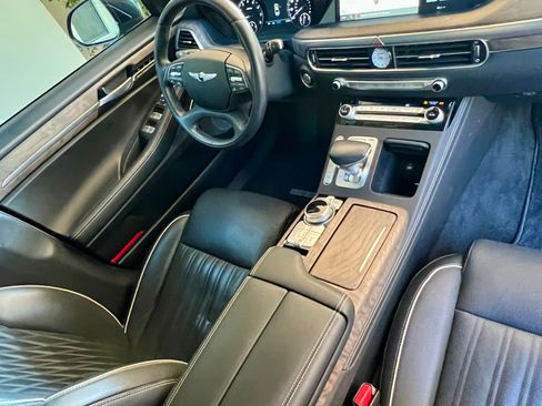 Used 2022 Genesis G90 3.3T Premium image 18