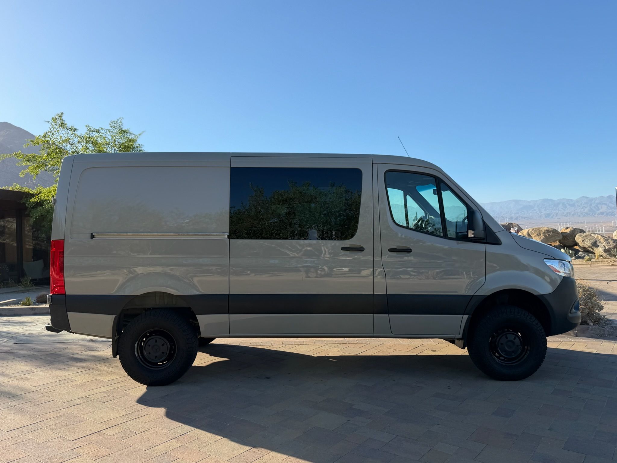 Used 2021 Mercedes-Benz Sprinter 2500 image 8