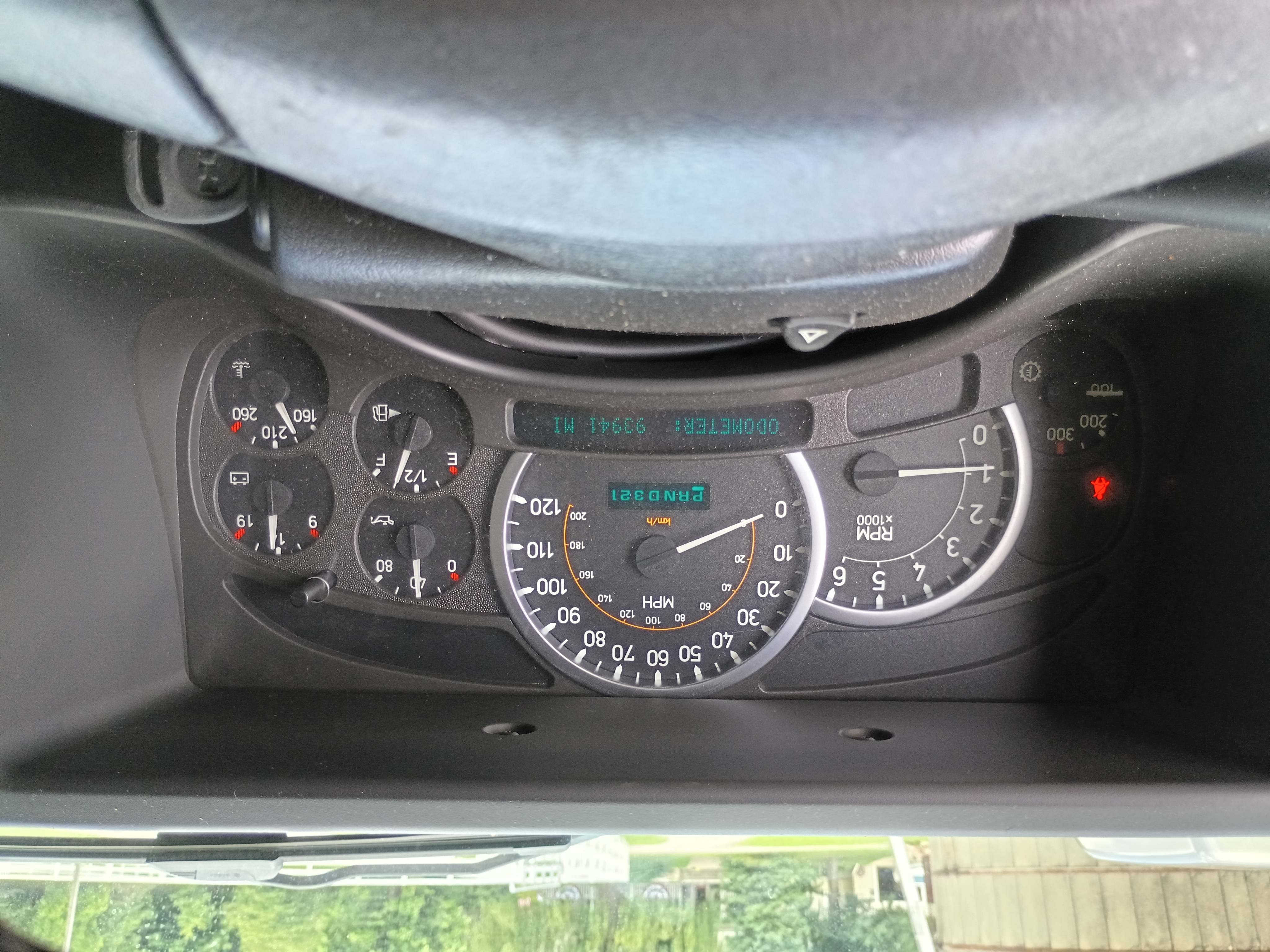 Used 2005 HUMMER H2 SUT w/ Preferred Equipment Group AWD/4WD image 11