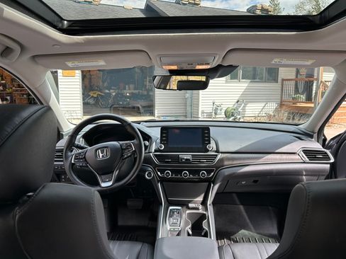 Used 2022 Honda Accord Touring image 13