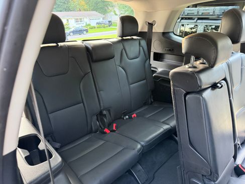 Used 2020 Kia Telluride S w/ S 8 Passenger Seating Package FWD image 23
