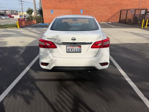 Used 2018 Nissan Sentra S image 5