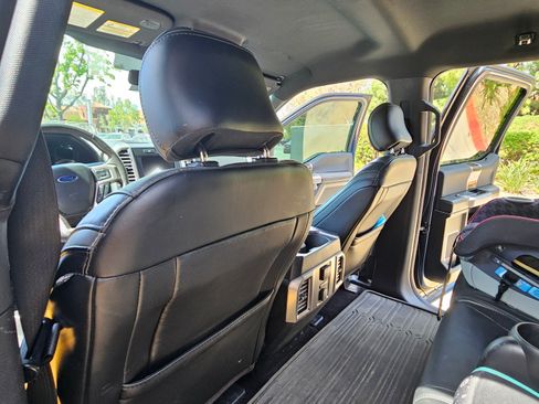 Used 2016 Ford F150 Platinum w/ Equipment Group 701A Luxury image 9