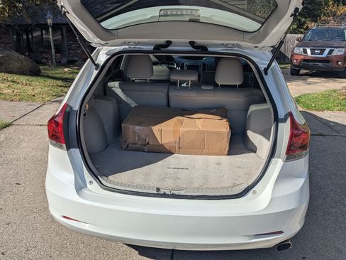 Used 2015 Toyota Venza LE image 17