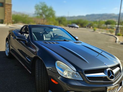 Used 2009 Mercedes-Benz SL 550 SL 550 Roadster 2D image 1