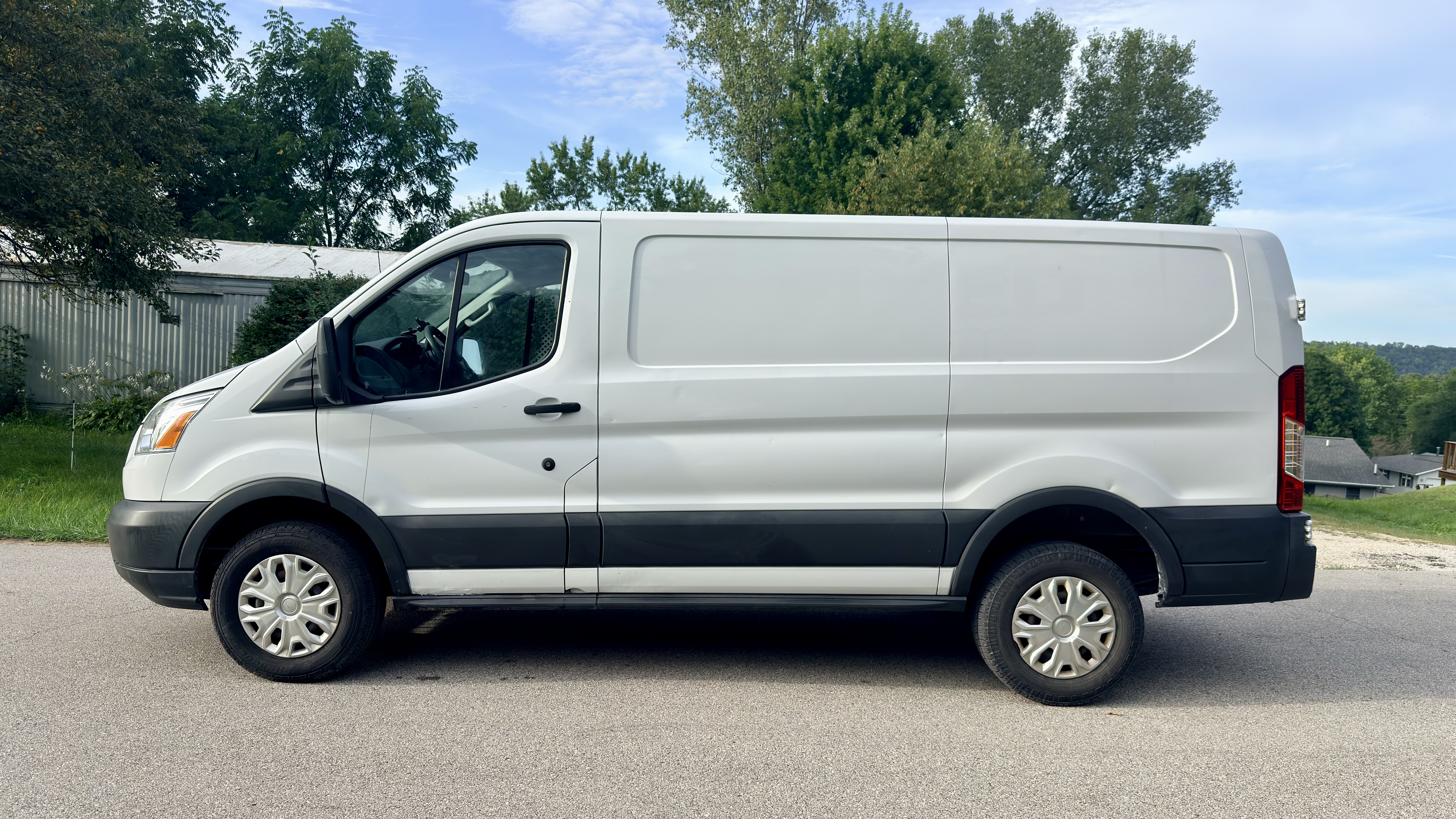Used 2016 Ford Transit 250 130 Low Roof w/ Exterior Upgrade Package RWD image 16