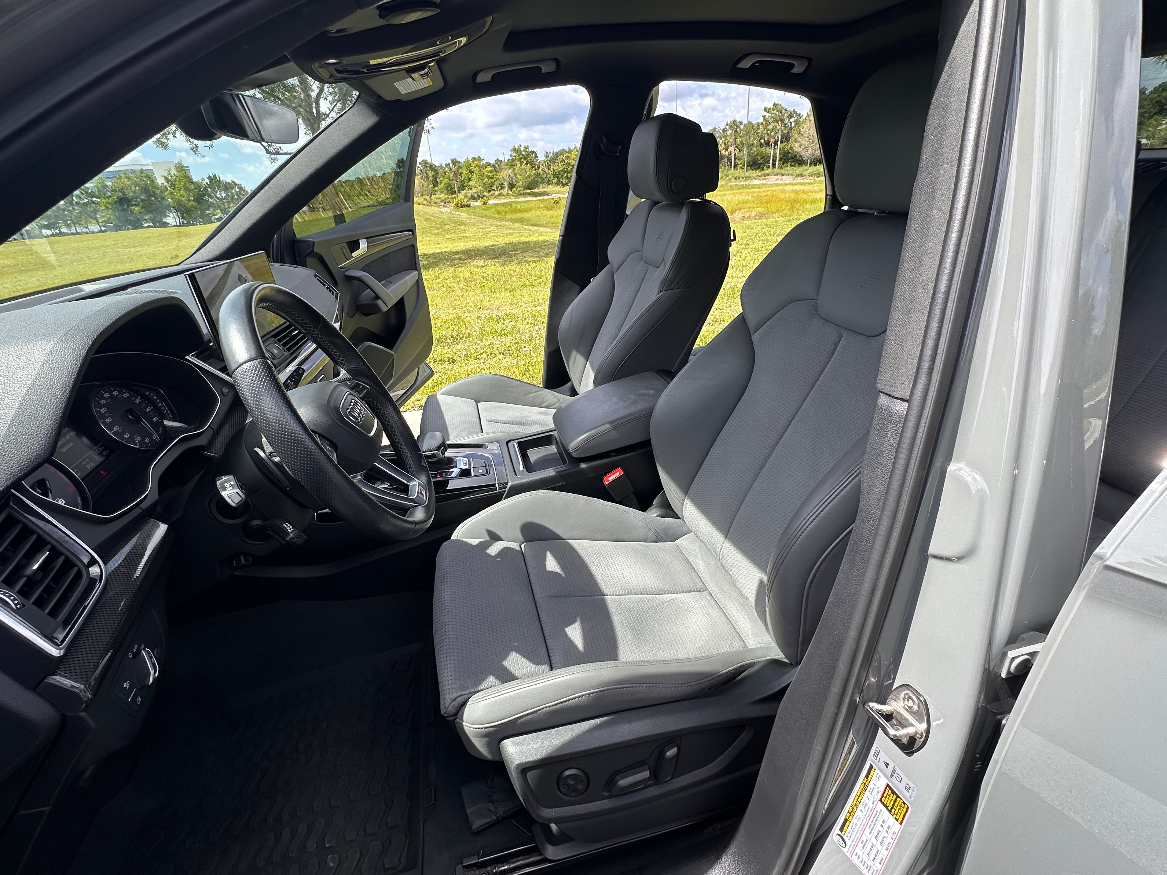 Used 2022 Audi SQ5 Premium w/ Convenience Package AWD/4WD image 11