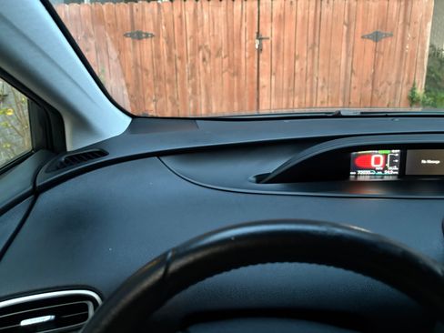 Used 2017 Toyota Prius Prime Premium image 18