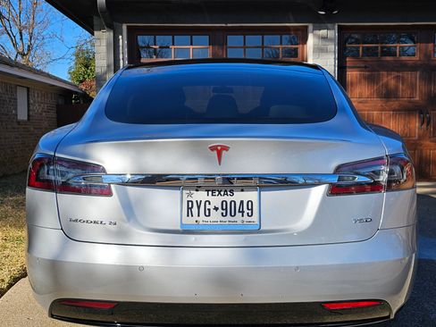 Used 2018 Tesla Model S 75D image 11