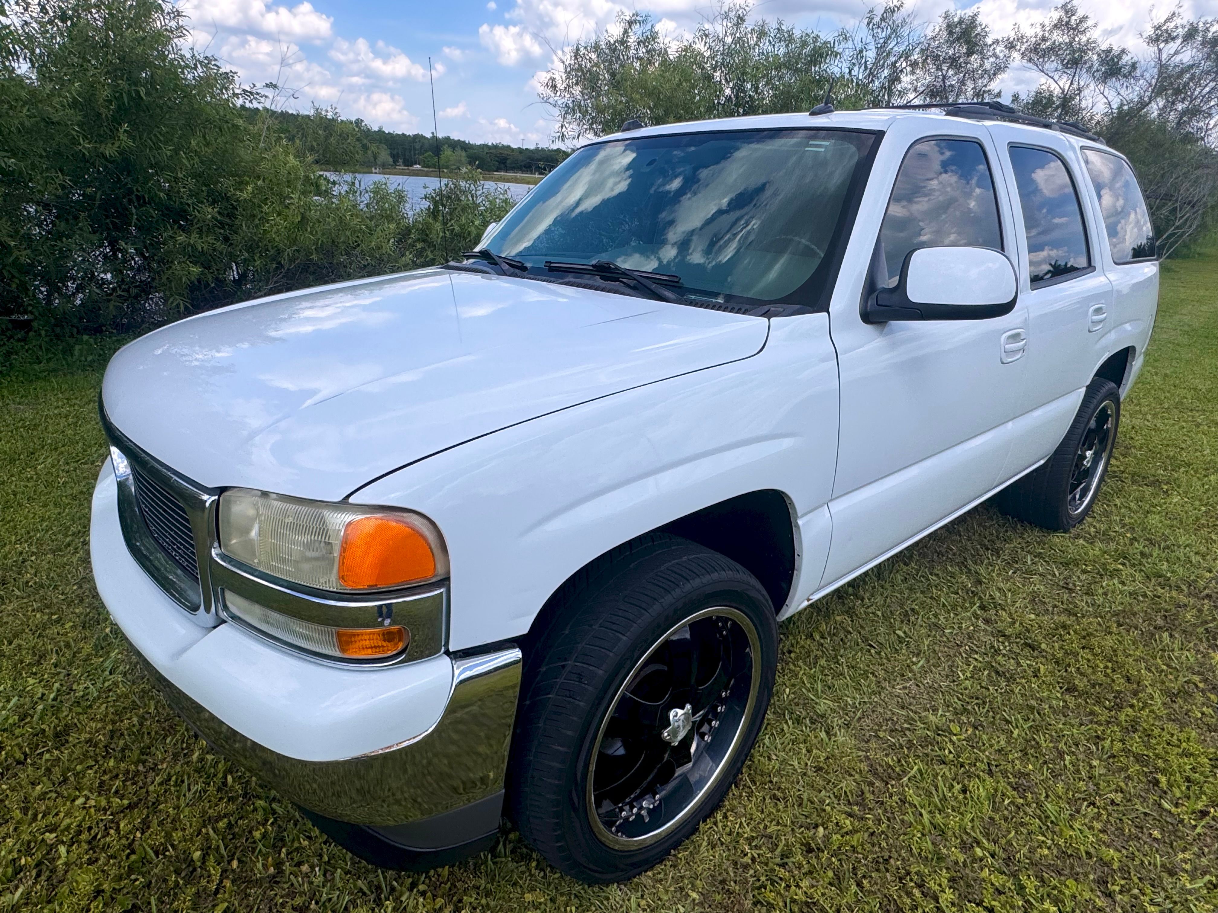 Used 2005 GMC Yukon SLT w/ SLT Preferred Equipment Group RWD image 8