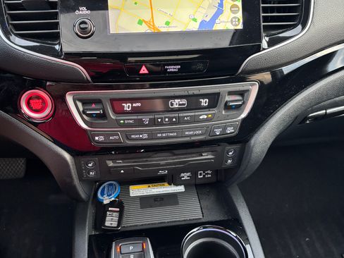 Used 2021 Honda Pilot Elite image 5
