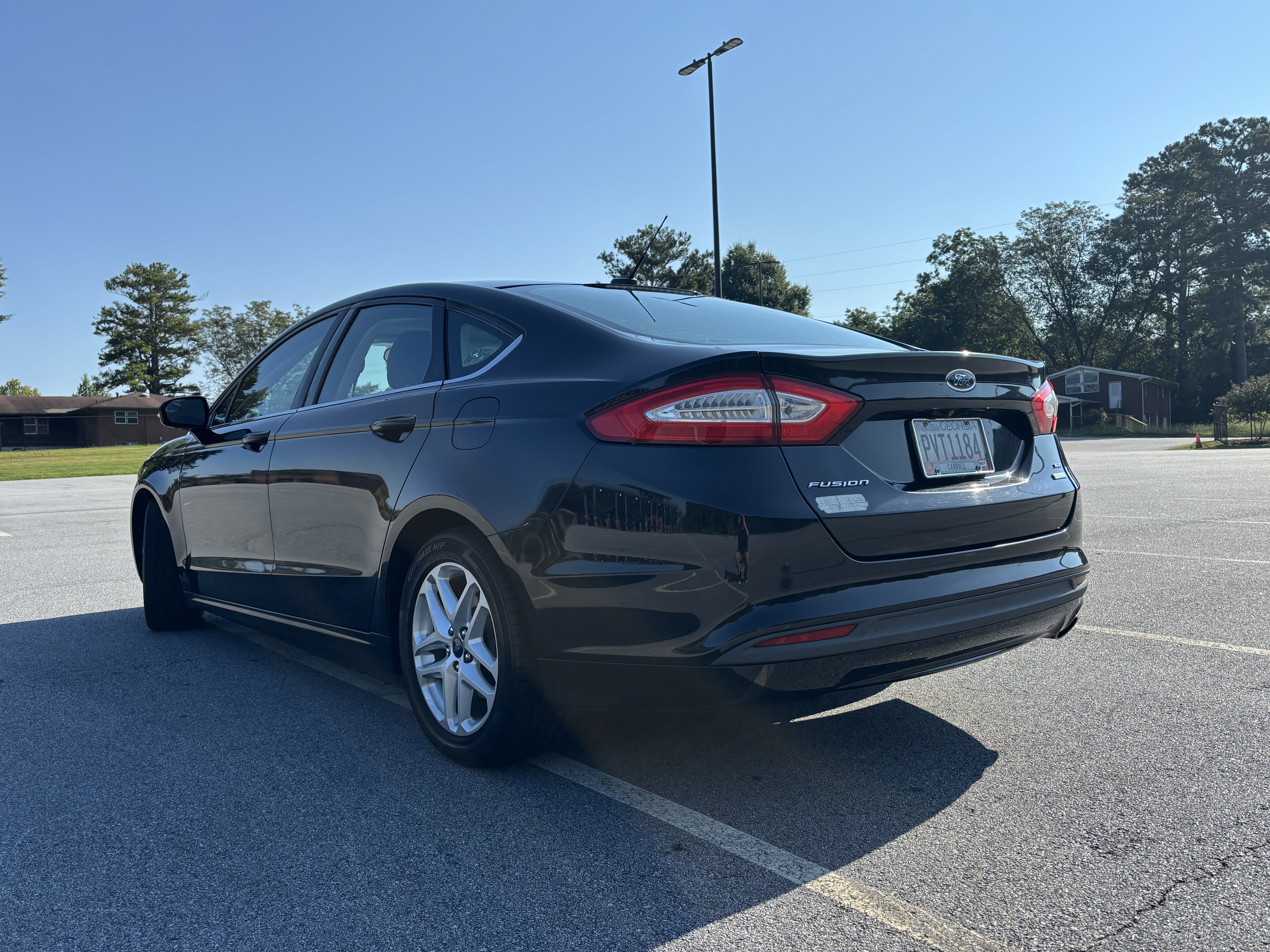 Used 2014 Ford Fusion SE FWD image 9
