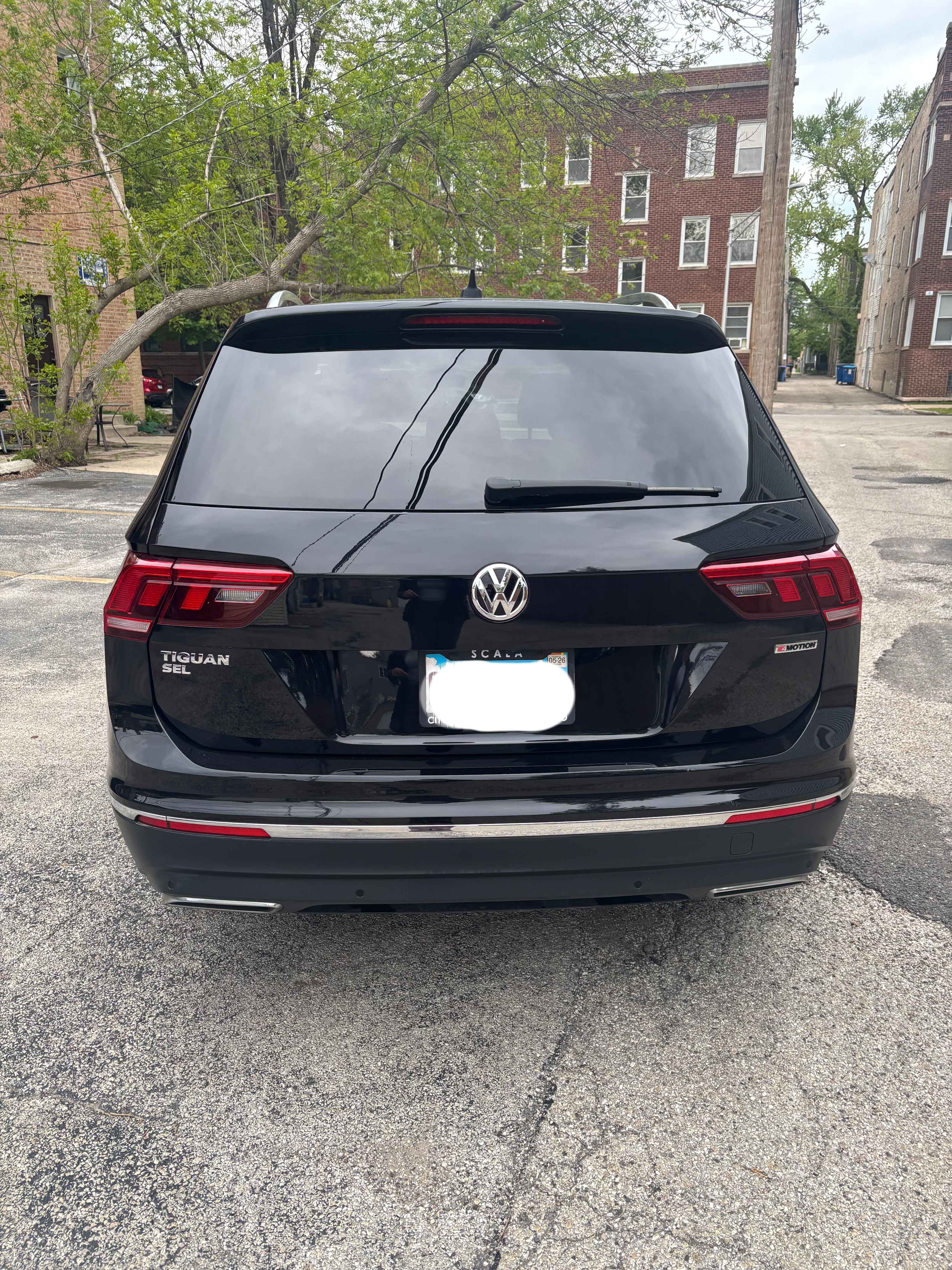 Used 2020 Volkswagen Tiguan SEL AWD/4WD image 12