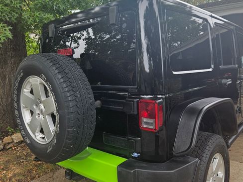 Used 2015 Jeep Wrangler Unlimited Sahara w/ Dual Top Group image 5