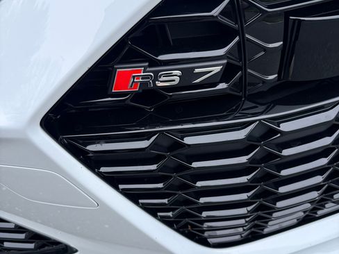 Used 2025 Audi RS 7 Performance w/ Executive Package image 18