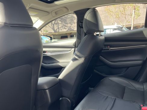 Used 2021 MAZDA MAZDA3 s image 16