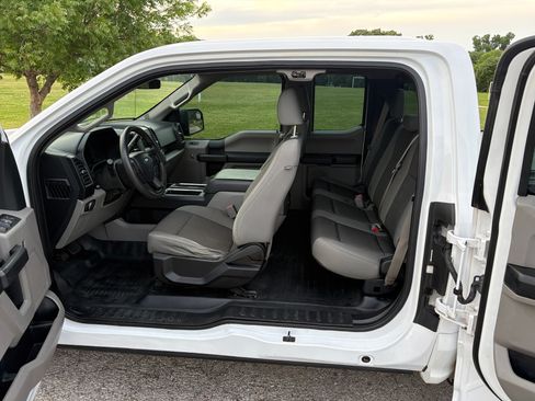 Used 2017 Ford F150 XL w/ Equipment Group 101A Mid AWD/4WD image 15