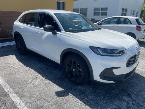 Used 2023 Honda HR-V Sport image 1