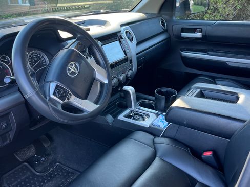 Used 2015 Toyota Tundra SR5 image 4