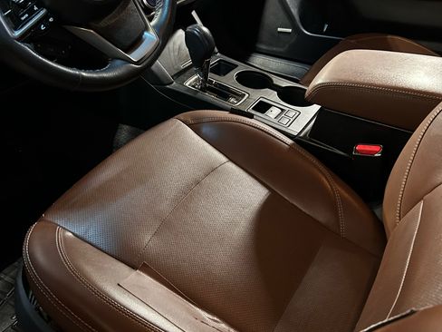 Used 2018 Subaru Outback 3.6R Touring image 15