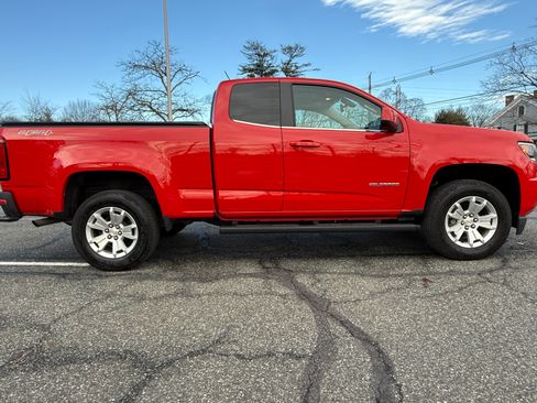 Used 2019 Chevrolet Colorado LT w/ LT Convenience Package image 2