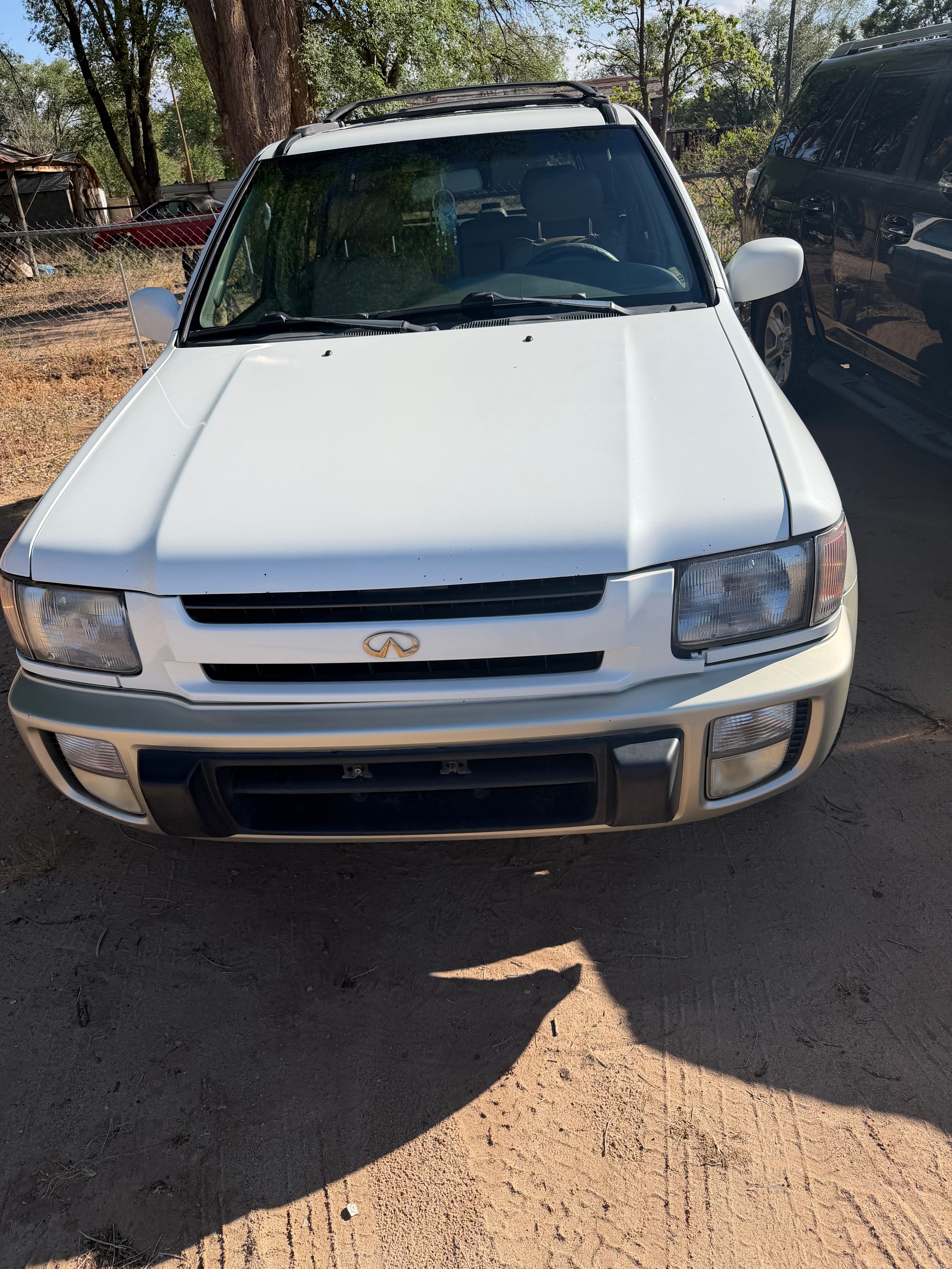 Used 1998 INFINITI QX4 4WD image 2