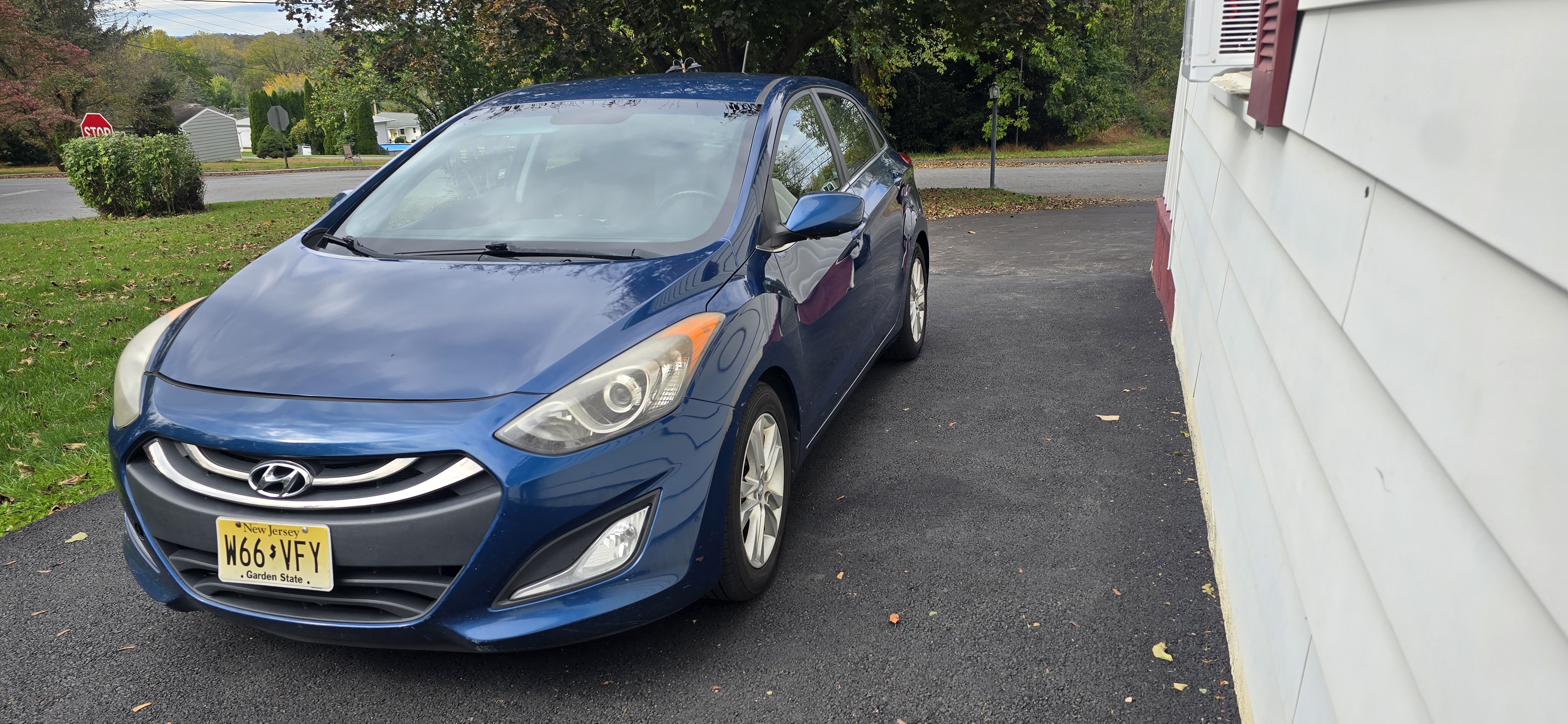 Used 2014 Hyundai Elantra GT FWD image 2