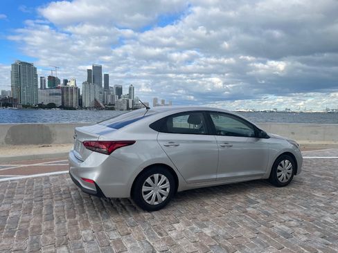Used 2019 Hyundai Accent SE image 12