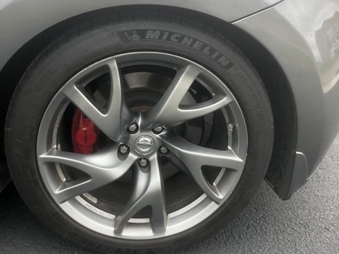 Used 2014 Nissan 370Z Touring w/ Sport Package image 9