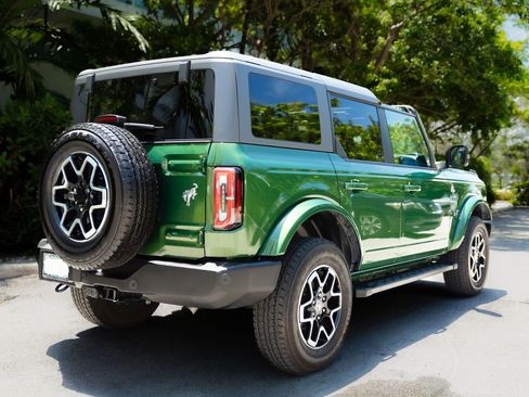 Used 2023 Ford Bronco Outer Banks image 8