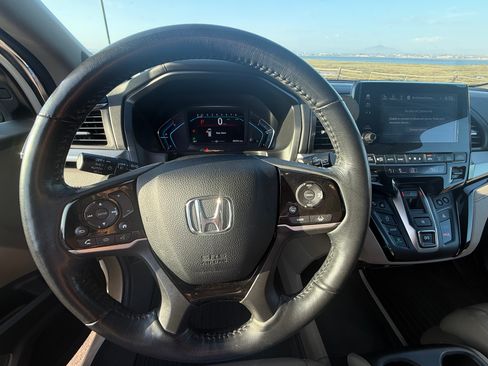 Used 2019 Honda Odyssey Elite image 8