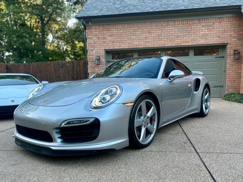 Used 2015 Porsche 911 4 Coupe image 1