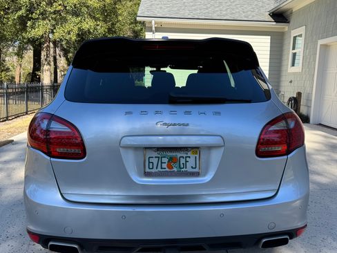 Used 2013 Porsche Cayenne image 8