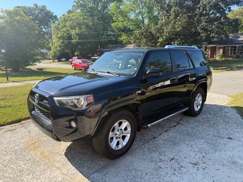 Used 2015 Toyota 4Runner SR5 image 1