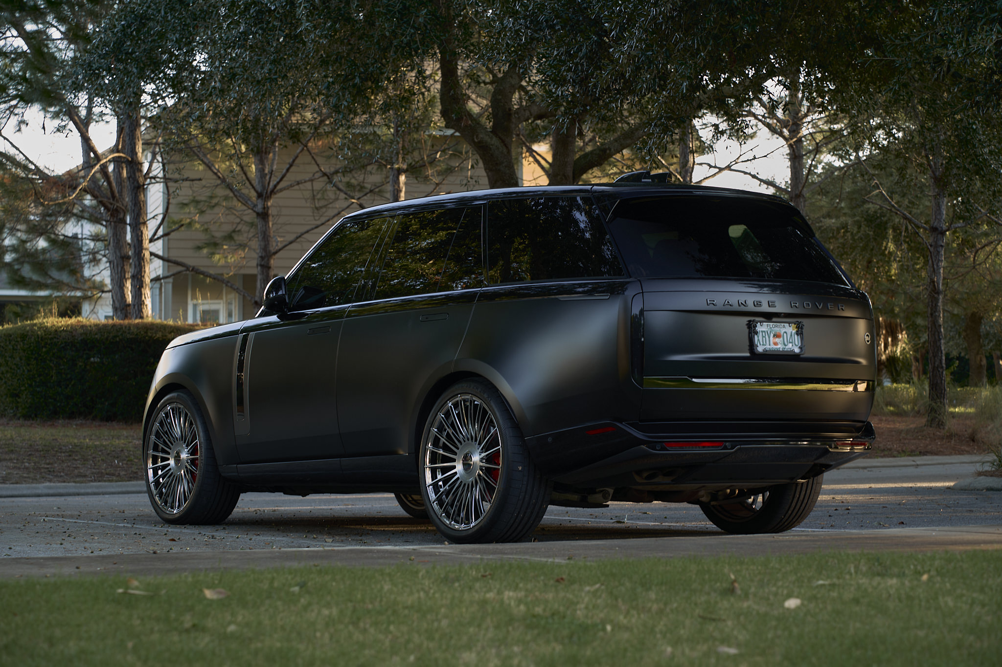 Used 2025 Land Rover Range Rover SV AWD/4WD image 8