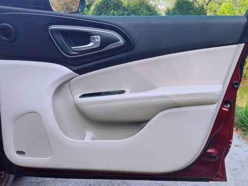 Used 2015 Chrysler 200 C w/ Navigation & Sound Group I image 21