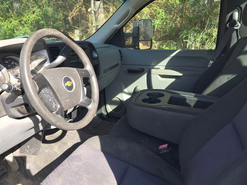 Used 2013 Chevrolet Silverado 2500 W/T image 3