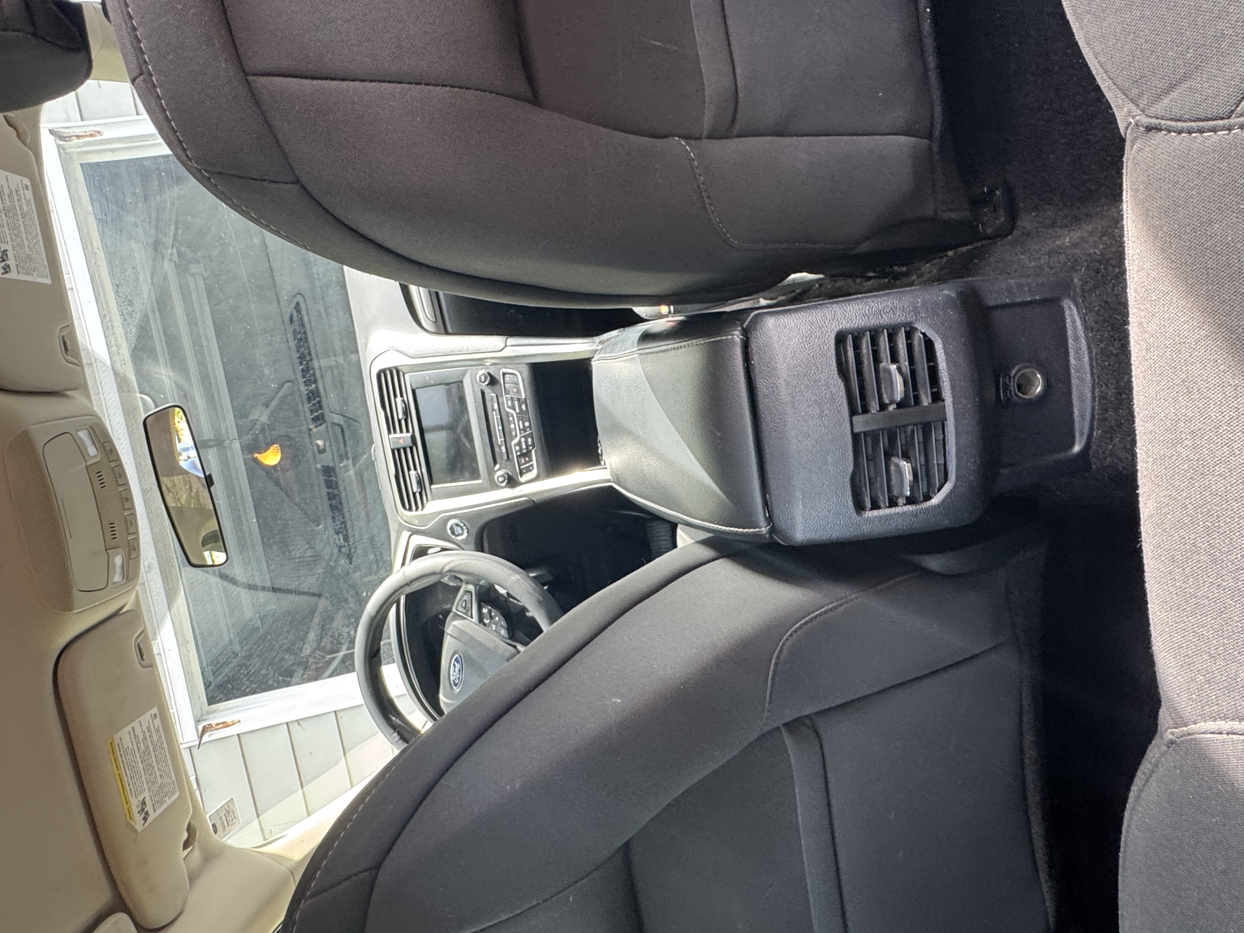 Used 2018 Ford Fusion SE w/ Fusion SE Technology Package FWD image 17