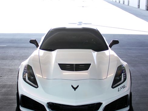 Used 2019 Chevrolet Corvette Z06 image 6