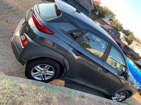 Used 2019 Hyundai Kona SE AWD/4WD image 4