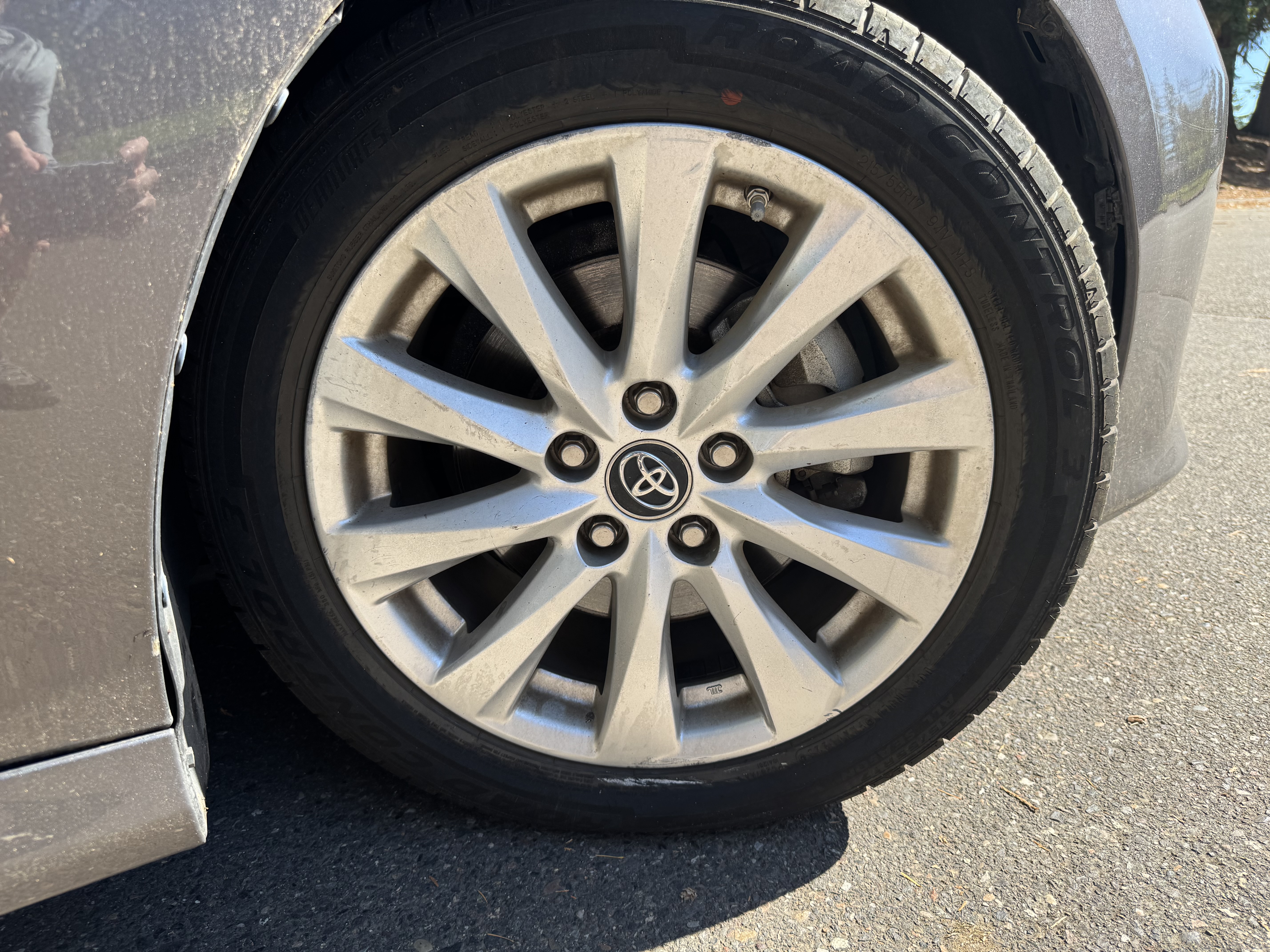 Used 2019 Toyota Camry LE FWD image 13