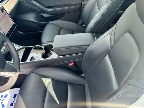 Used 2020 Tesla Model 3 Long Range image 16