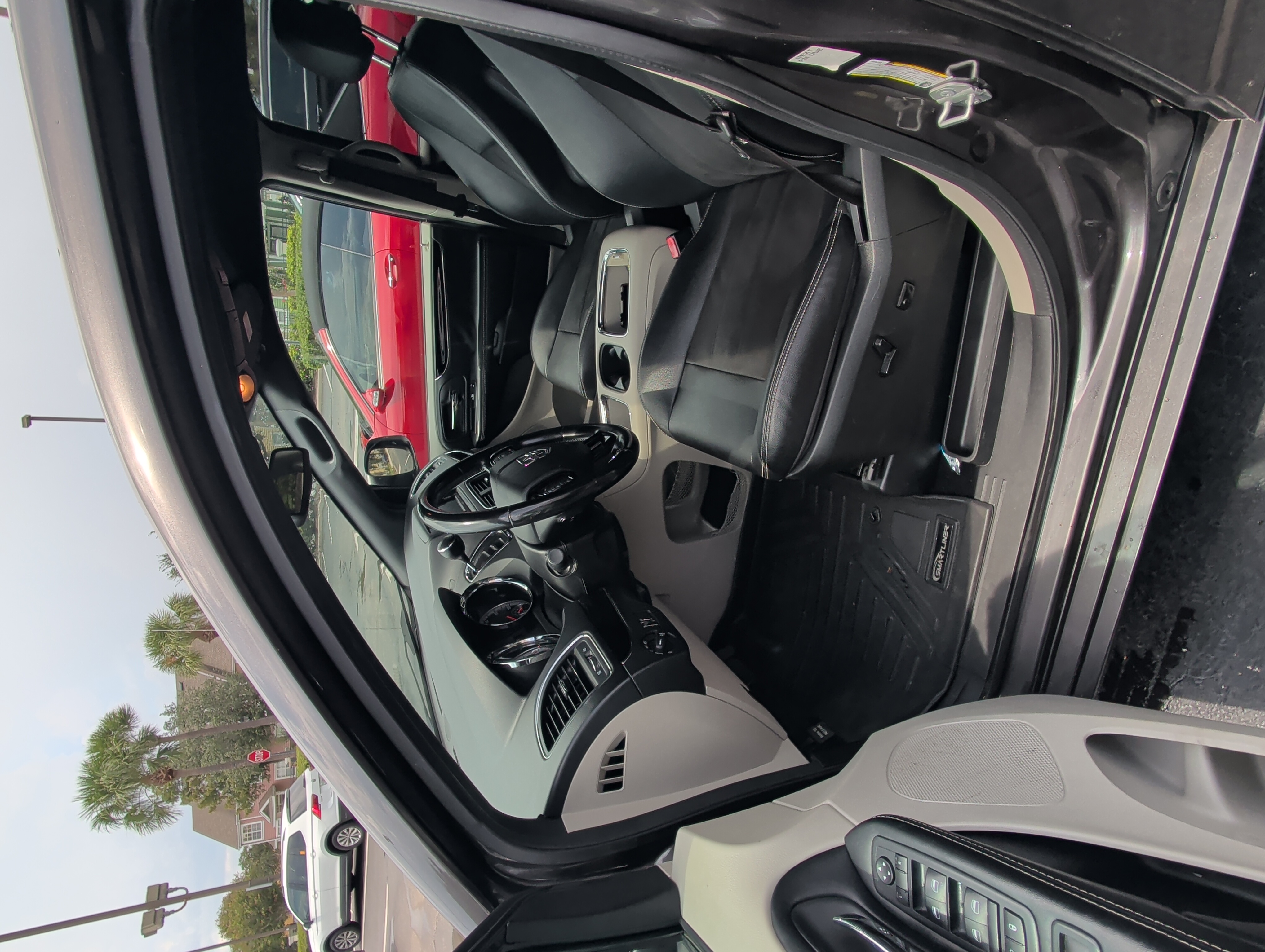Used 2019 Dodge Grand Caravan SXT FWD image 13
