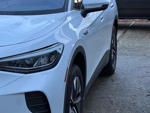 Used 2022 Volkswagen ID.4 Pro image 11