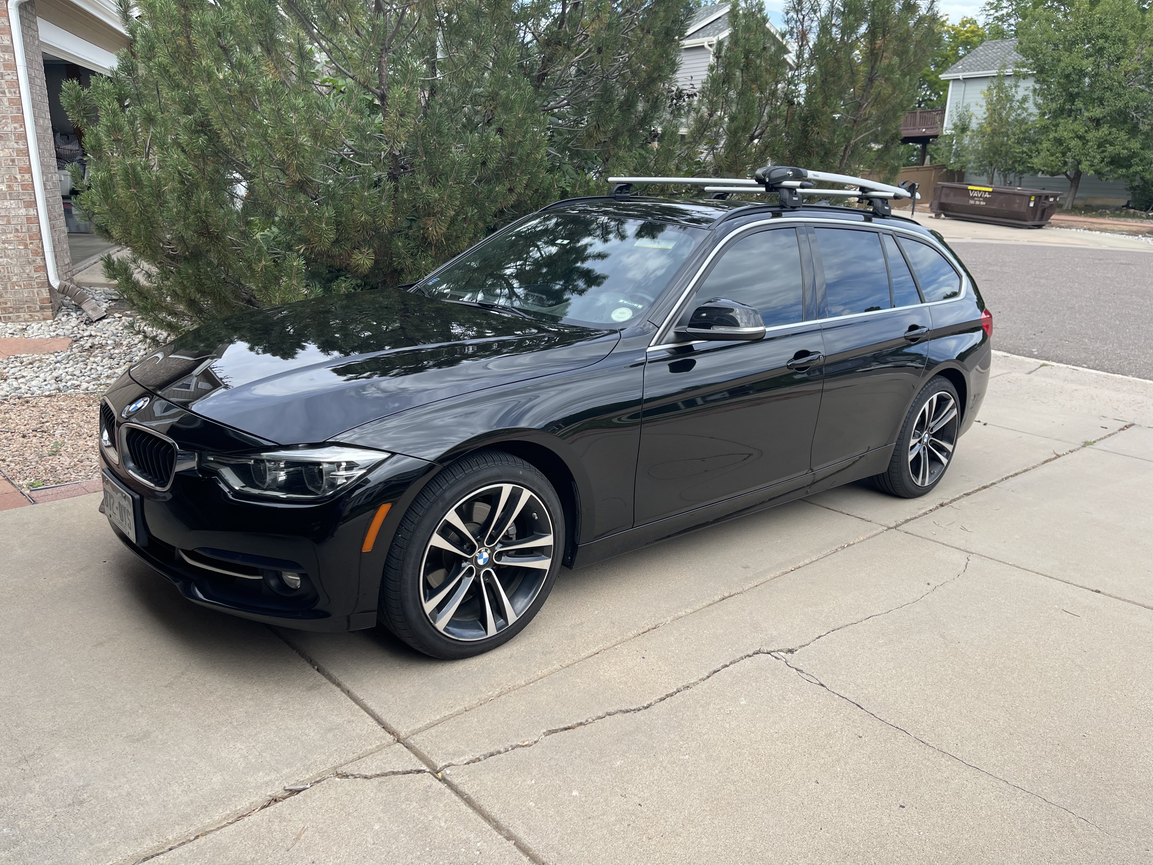 Used 2018 BMW 330i xDrive Wagon AWD/4WD image 4