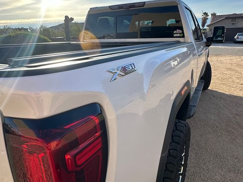 Used 2020 GMC Sierra 2500 SLT w/ SLT Premium Plus Package image 14