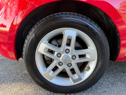 Used 2010 Kia Soul + FWD image 10