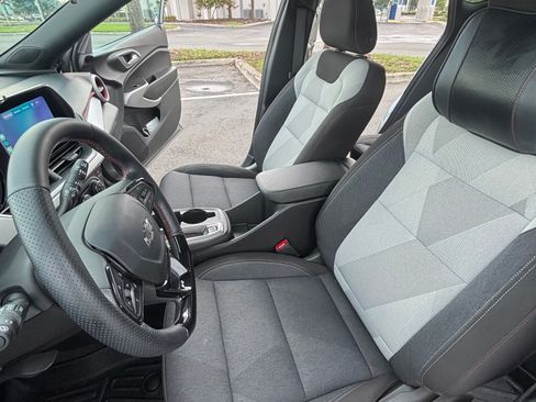 Used 2024 Chevrolet Trax RS w/ Driver Confidence Package FWD image 11
