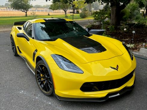 Used 2016 Chevrolet Corvette Z06 w/ C7.r Special Edition image 14